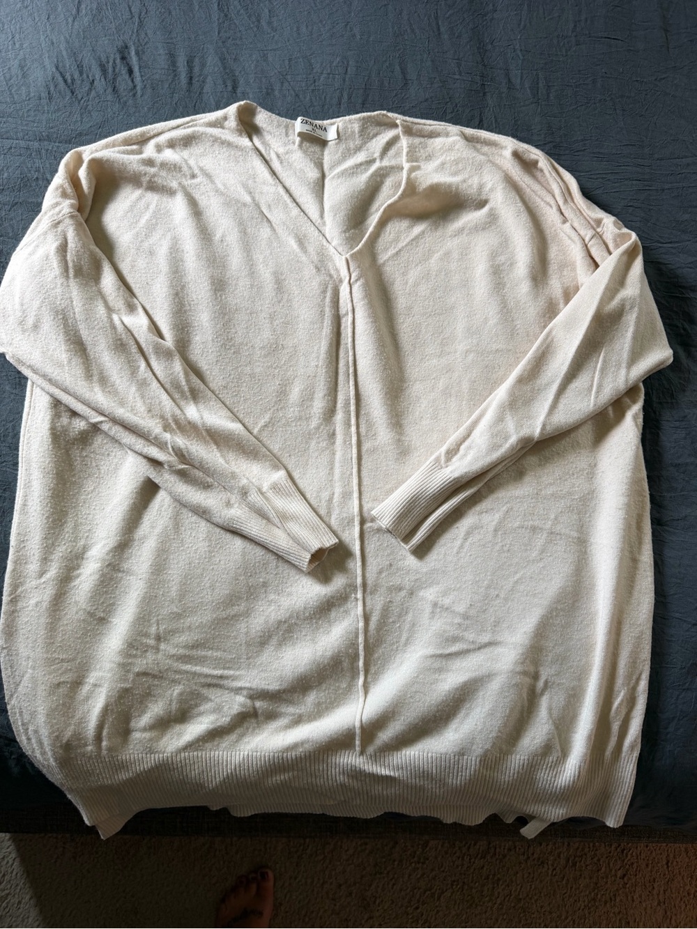 Zenana Outfitters Cream V-Neck Women's Sweater